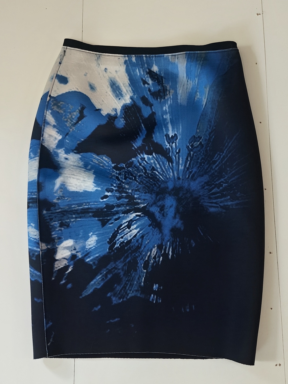 Elie Tahari Navy and Blue Abstract Pencil Skirt